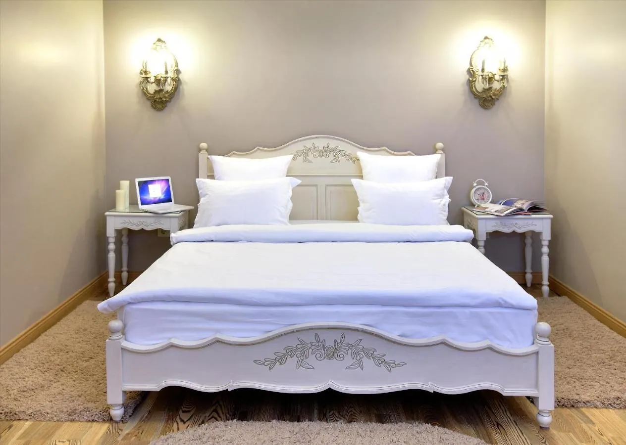 Theatre Boutique Apartments Kiev 3*,